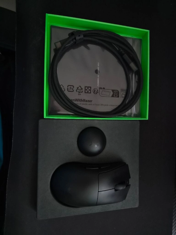 레이저 데스에더 v4 pro 블랙 마우스 이미지