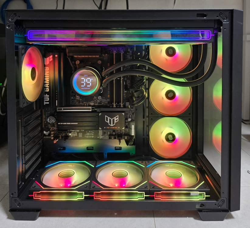 9800X3D , 32램 반본체 게이밍 컴퓨터 팝니다 이미지