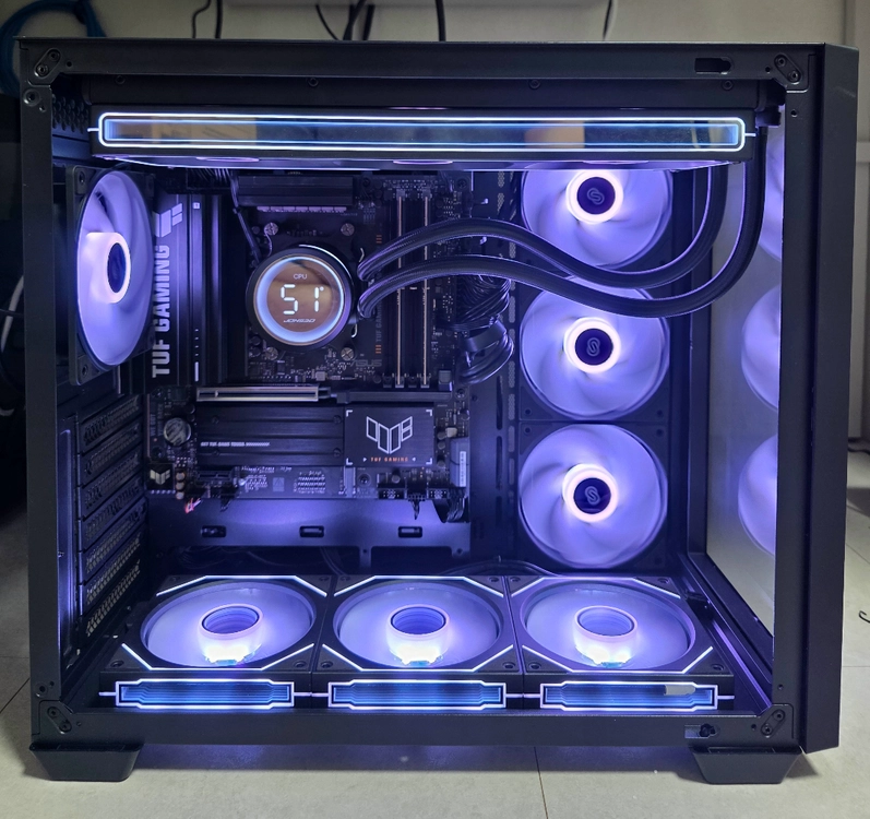 9800X3D , 32램 반본체 게이밍 컴퓨터 팝니다 이미지