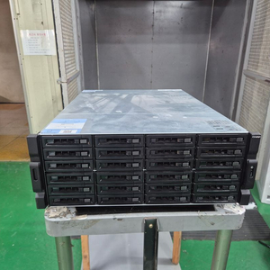 QNAP TVS-2472XU-RP 이미지