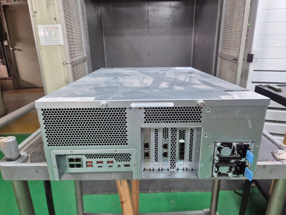 QNAP TVS-2472XU-RP 이미지