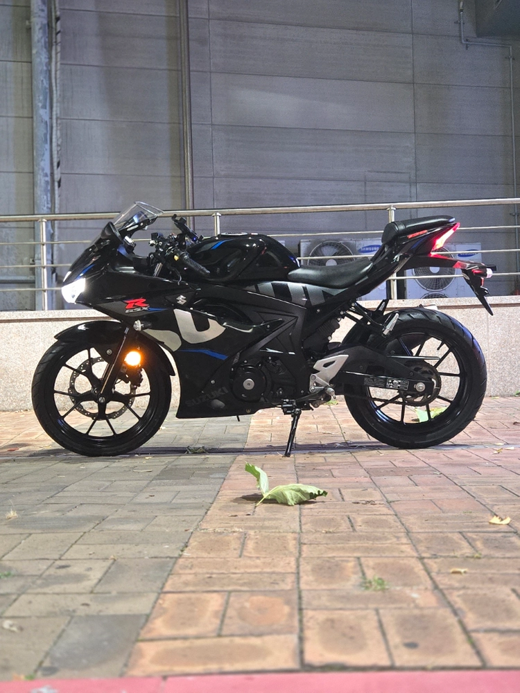 GSX r125 19년식 9천km A급 오토바이 이미지