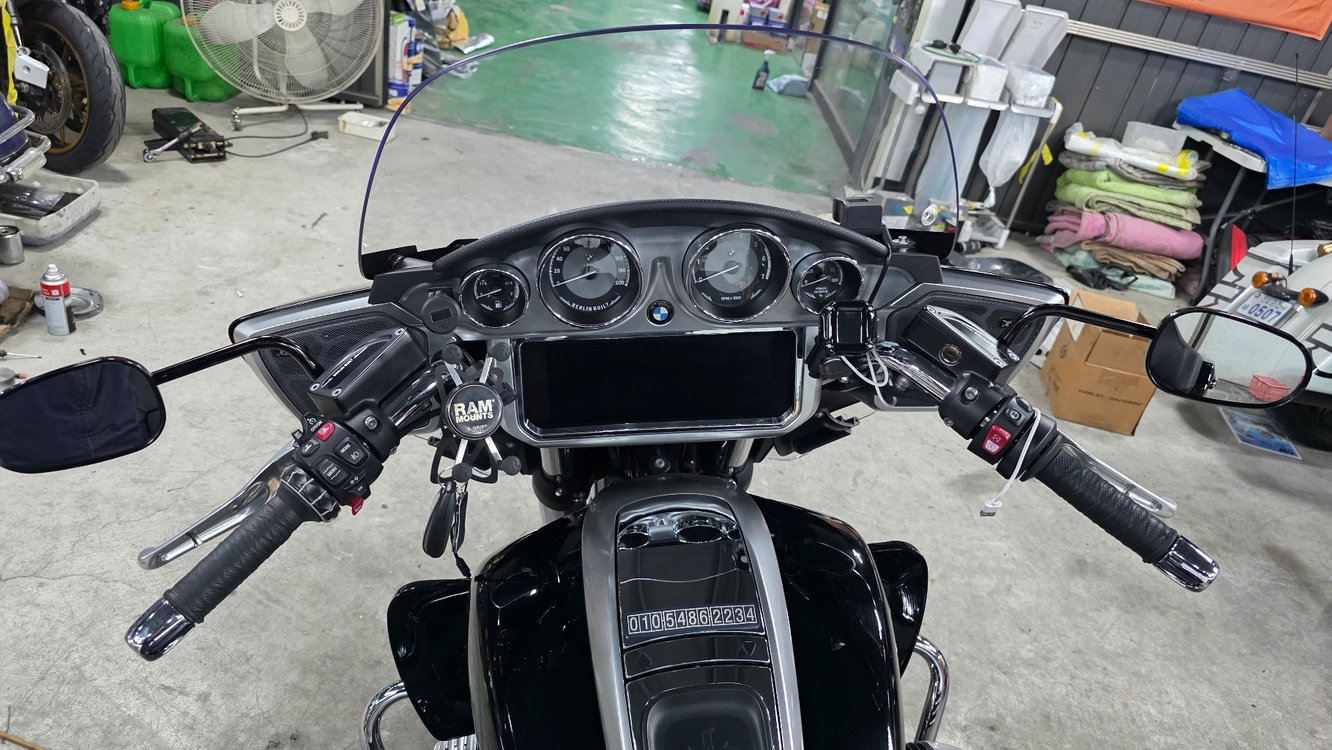 BMW R18 트랜스컨티넨탈 이미지