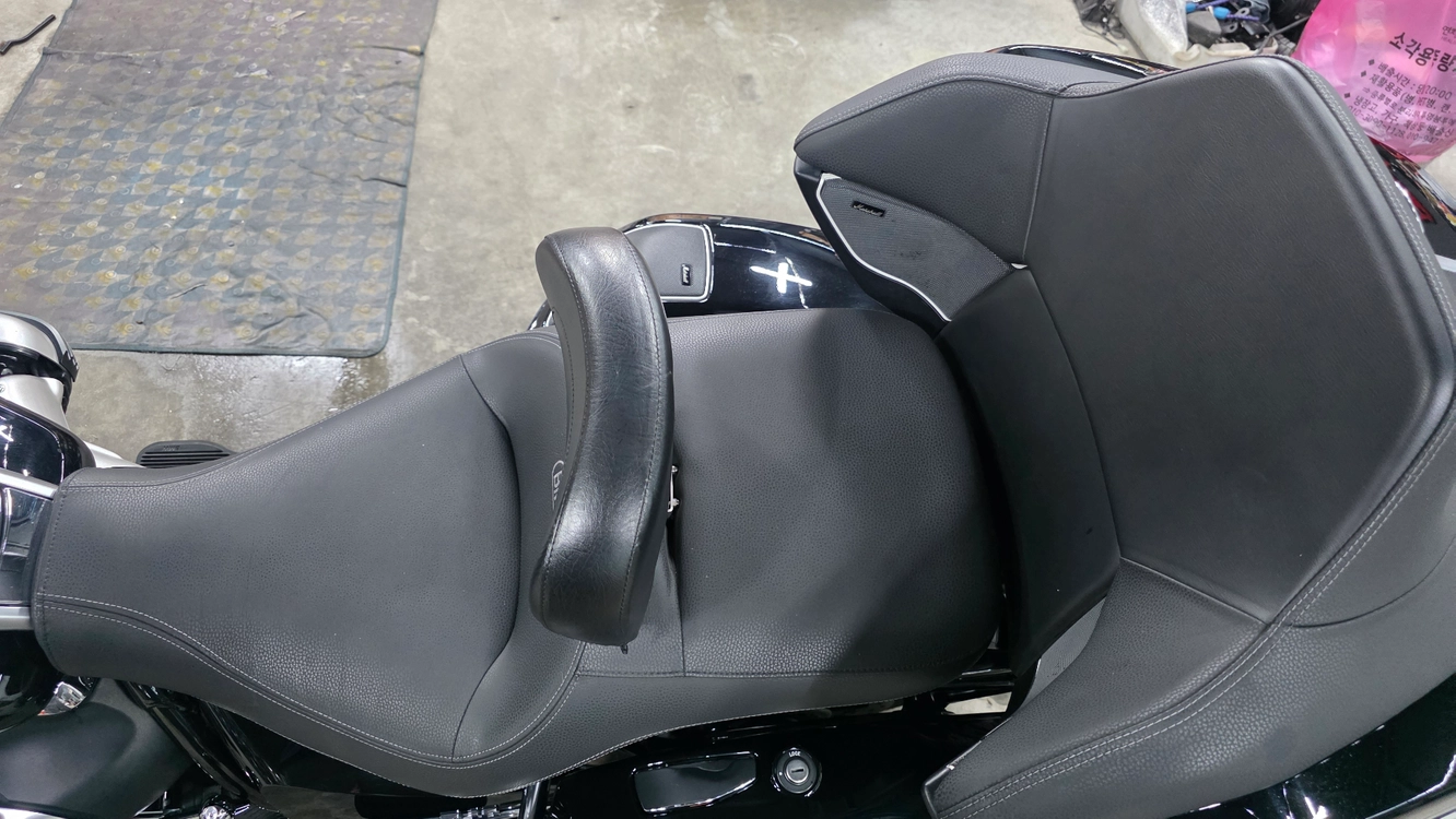 BMW R18 트랜스컨티넨탈 이미지