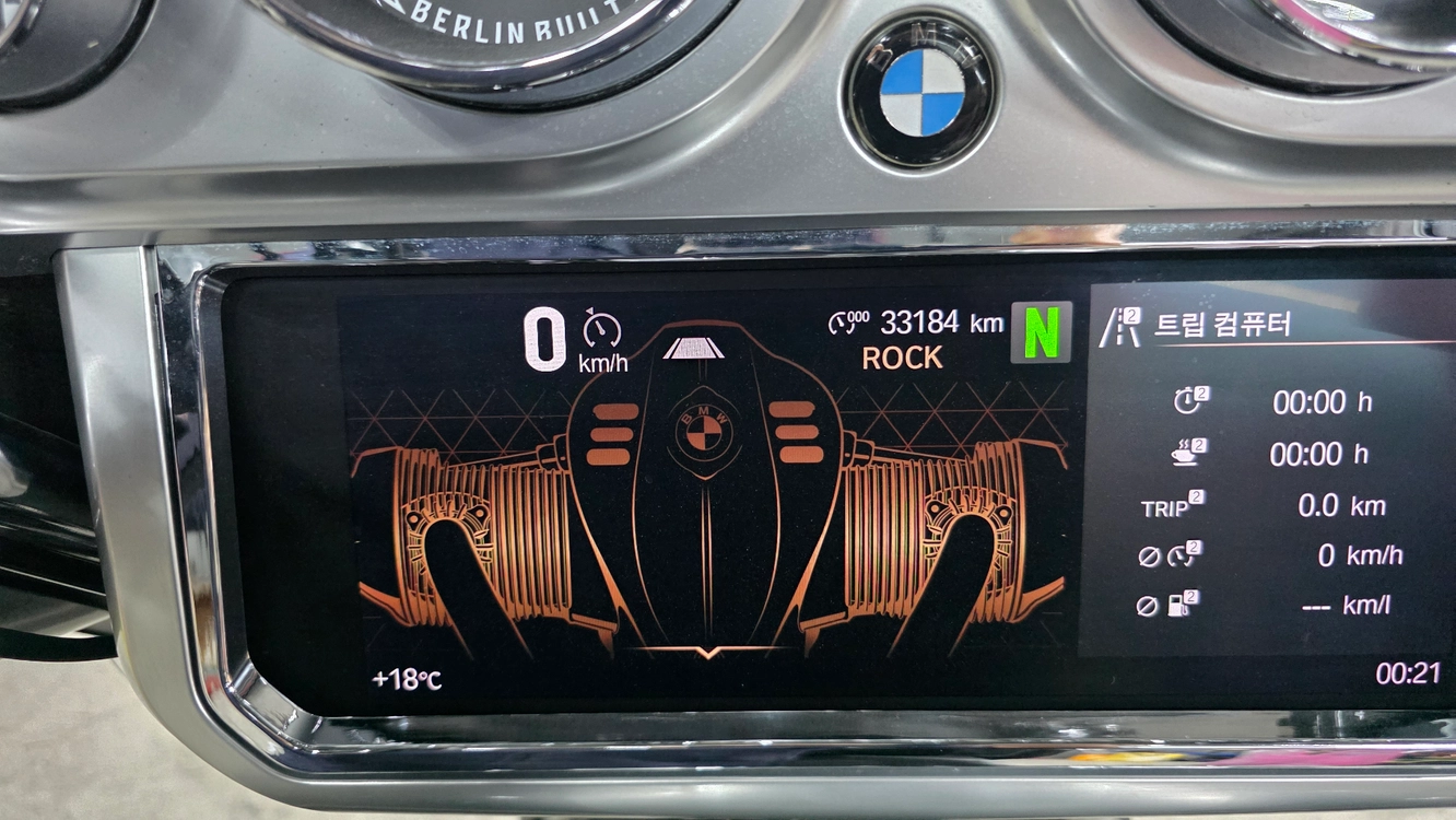 BMW R18 트랜스컨티넨탈 이미지