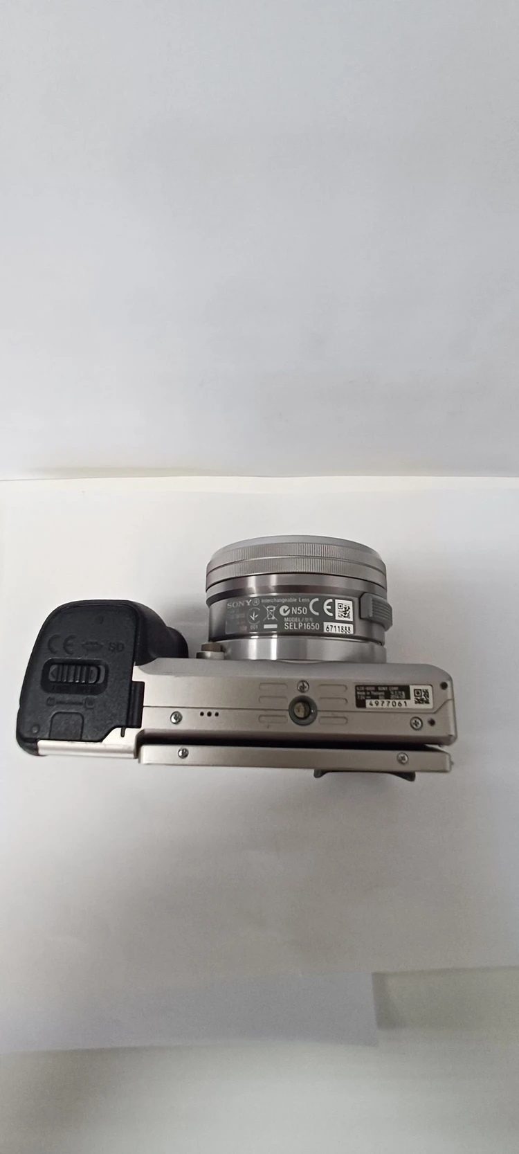 (전시중고) 소니미러리스카메라 A6000 + 16-50mm / ILCE-6000L 실버, 베터리(FW50)미포함 이미지