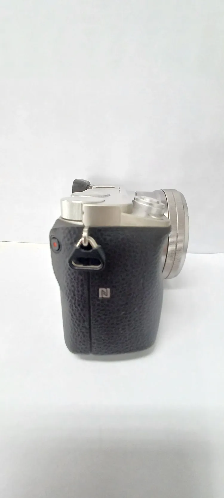 (전시중고) 소니미러리스카메라 A6000 + 16-50mm / ILCE-6000L 실버, 베터리(FW50)미포함 이미지