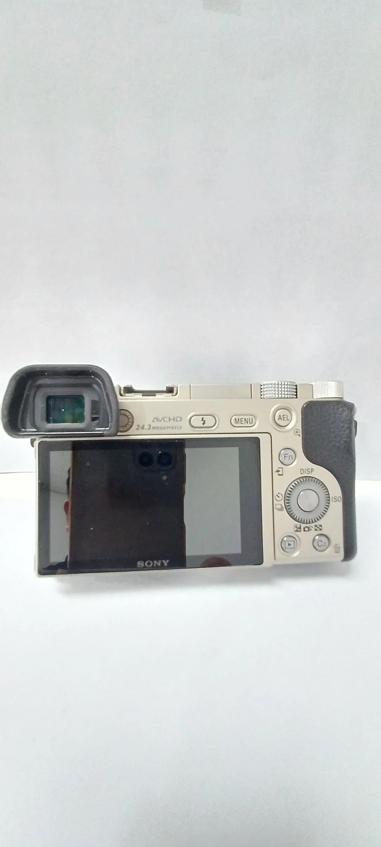 (전시중고) 소니미러리스카메라 A6000 + 16-50mm / ILCE-6000L 실버, 베터리(FW50)미포함 이미지