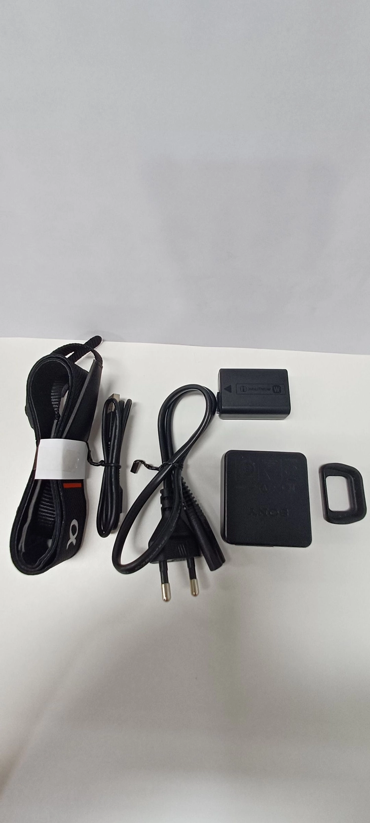 (전시중고) 소니미러리스카메라 A6000 + 16-50mm / ILCE-6000L 실버, 베터리(FW50)미포함 이미지