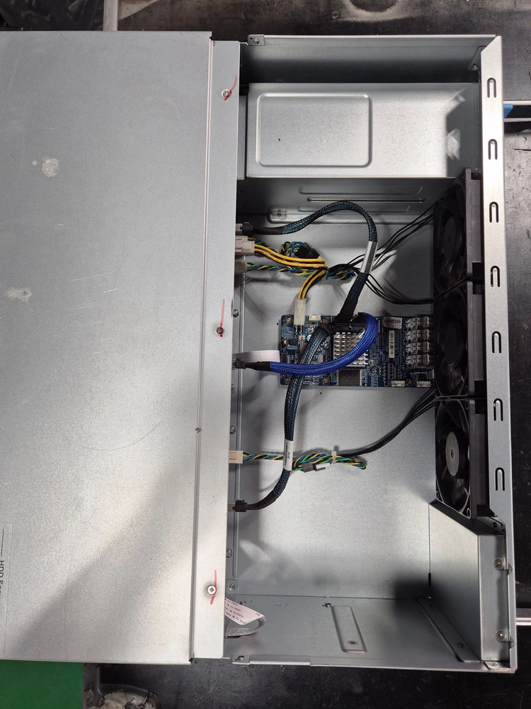 Synology RX1217RP 12베이 랙마운트 확장 유닛 이미지