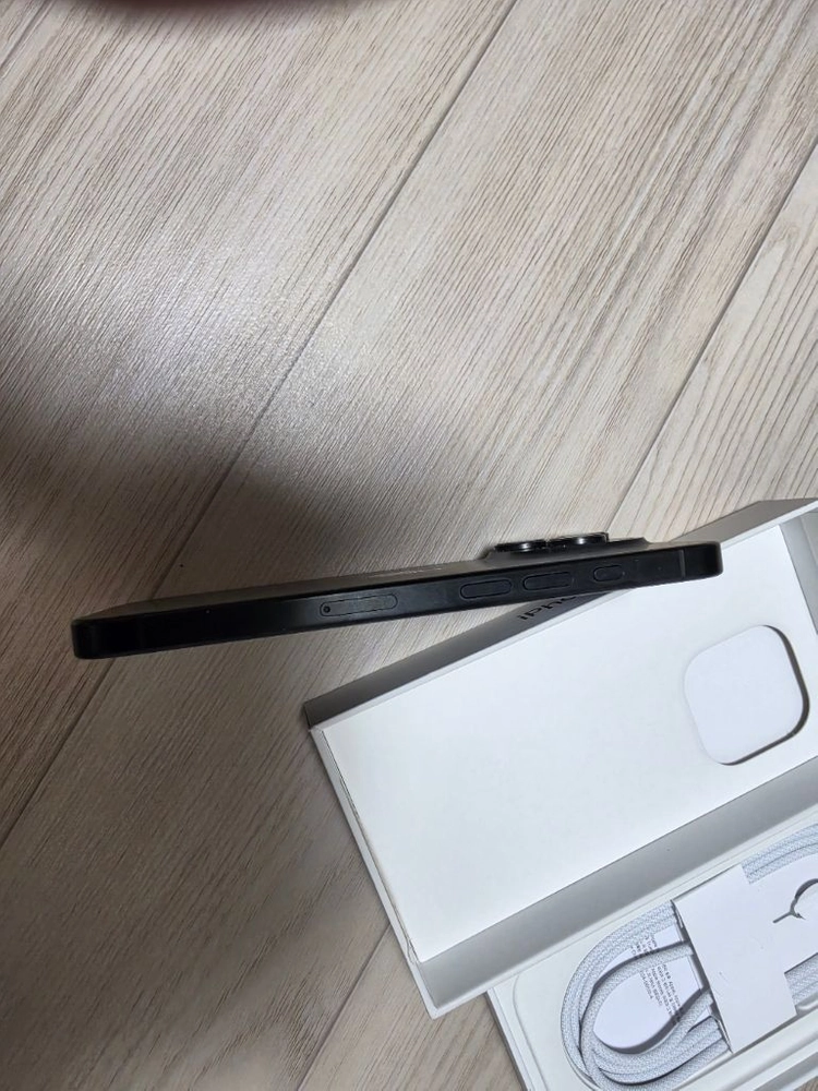 아이폰 16프로 블랙 티타늄 128gb 이미지