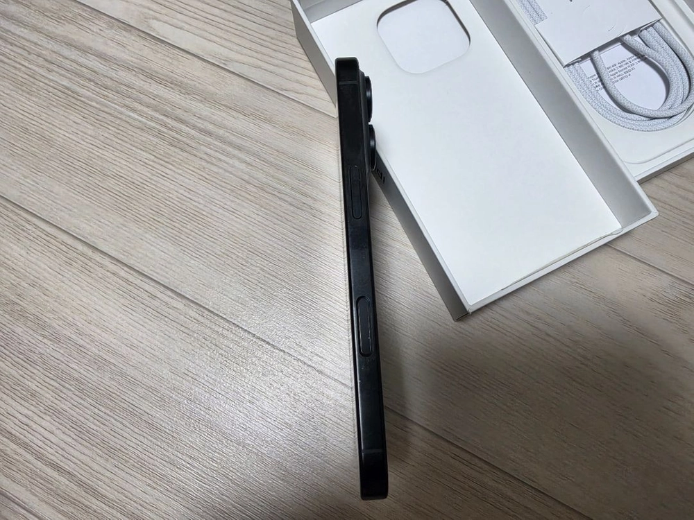 아이폰 16프로 블랙 티타늄 128gb 이미지