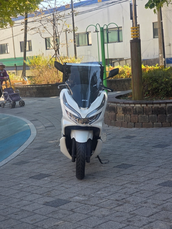 20년식 pcx125 7만 동네 배달하시기에 좋습니다 이미지