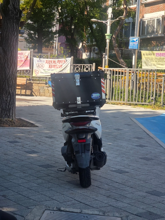 20년식 pcx125 7만 동네 배달하시기에 좋습니다 이미지