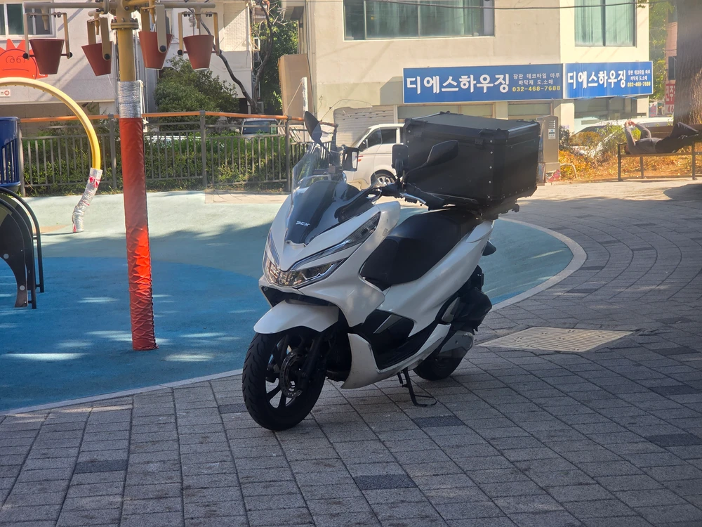20년식 pcx125 7만 동네 배달하시기에 좋습니다 이미지
