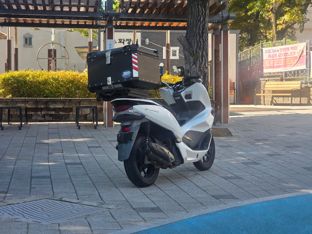 20년식 pcx125 7만 동네 배달하시기에 좋습니다 이미지