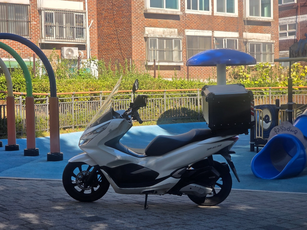 20년식 pcx125 7만 동네 배달하시기에 좋습니다 이미지