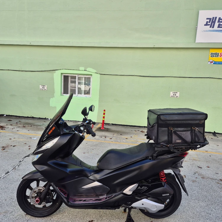 혼다더뉴 PCX 125 19년식 블랙 배달통 장착 경정비완료 이미지