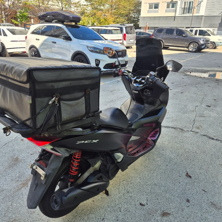 혼다더뉴 PCX 125 19년식 블랙 배달통 장착 경정비완료 이미지