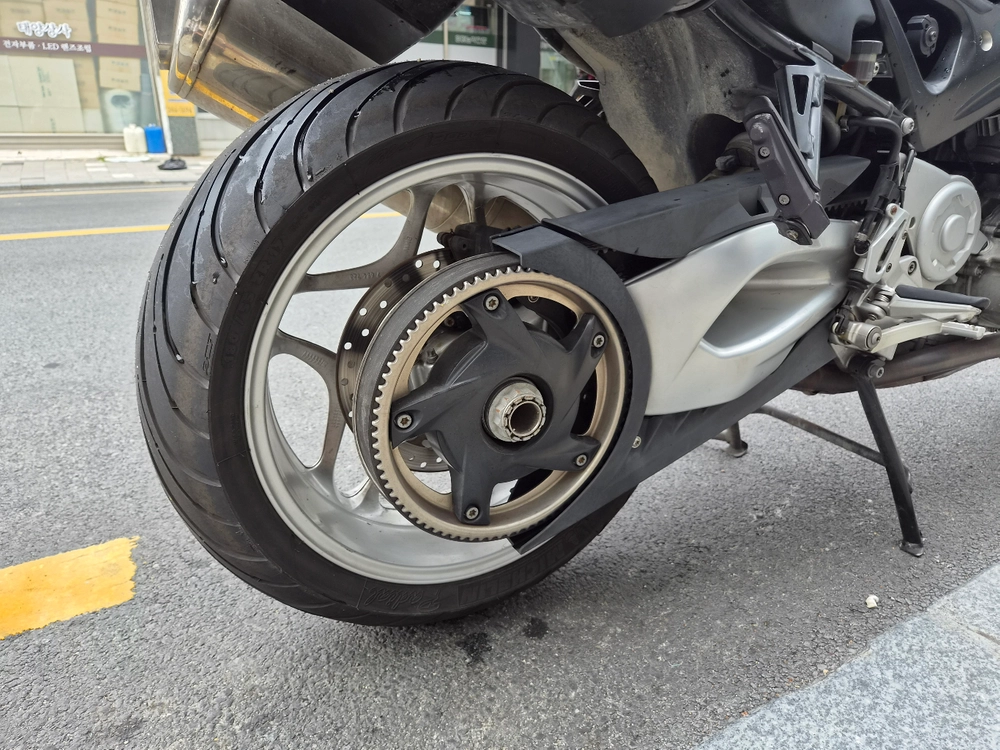 bmw f800st 이미지