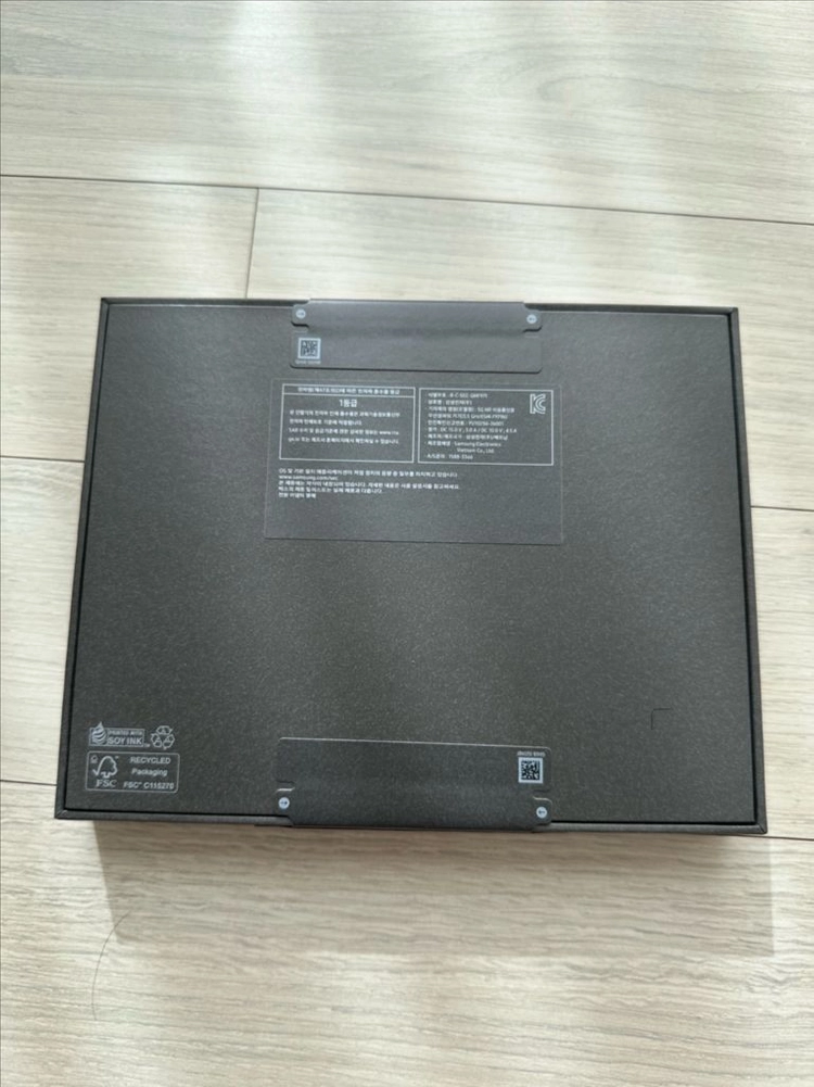 미개봉) 갤럭시 Z폴드8 512GB 자급제 팝니다 이미지