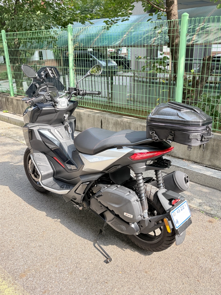 아프릴리아(Aprilia) SR GT 125 스쿠터 이미지