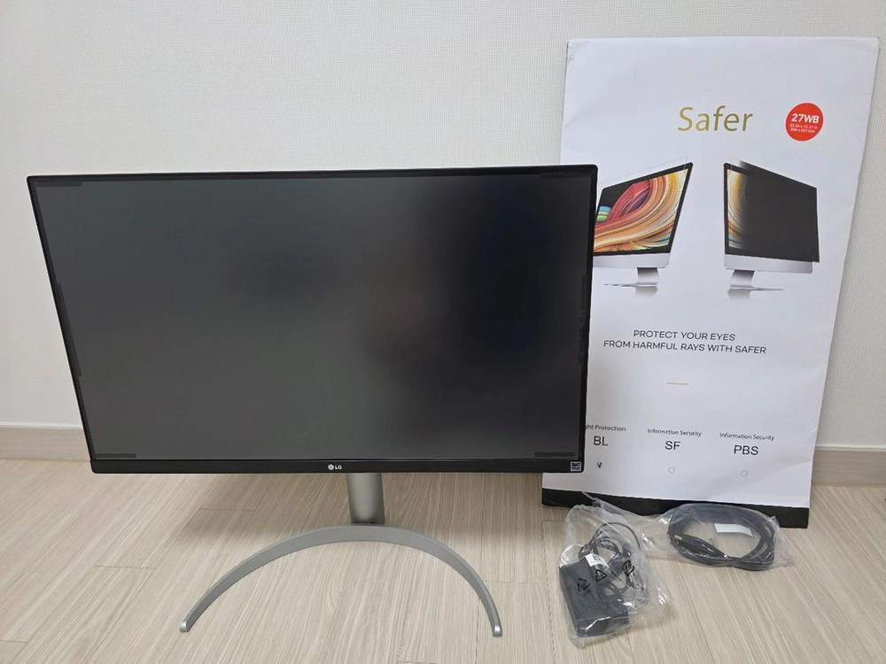 엘지 LG 27인치 4K UHD 모니터/필름/거의새것 27UP660 - 안심되는 중고거래