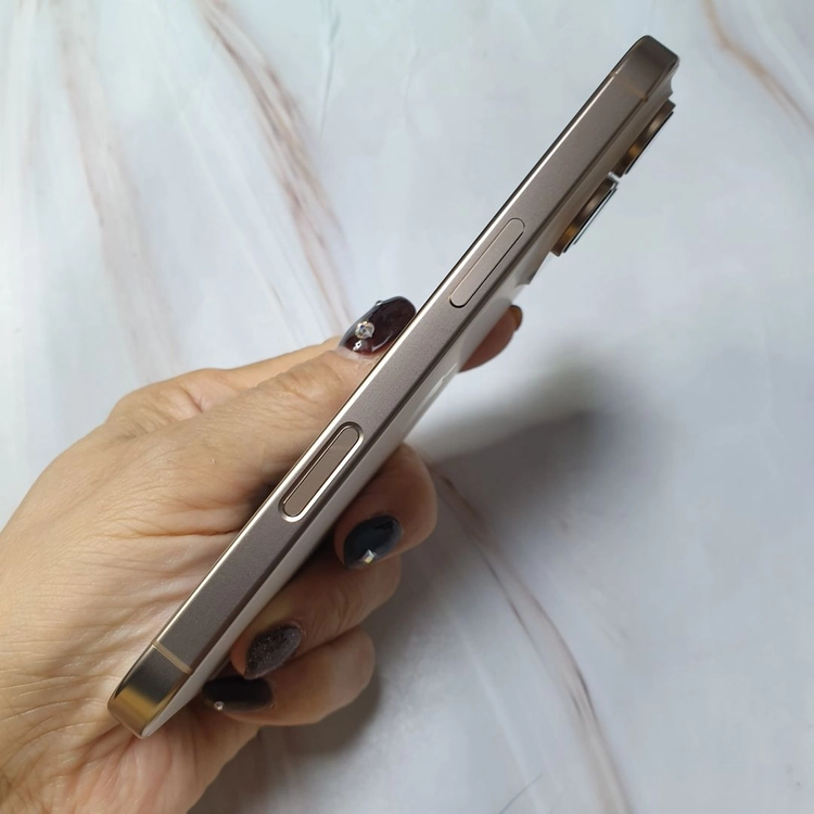 아이폰16프로 데저트티타늄 256G S급 판매합니다 이미지