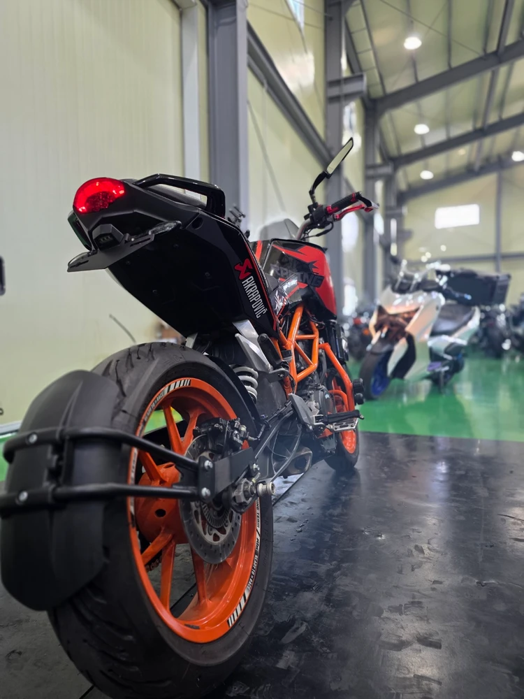 특가)ktm 듀크390 16년 3만 깔끔한 입문용 차량 최저가 판매합니다 이미지