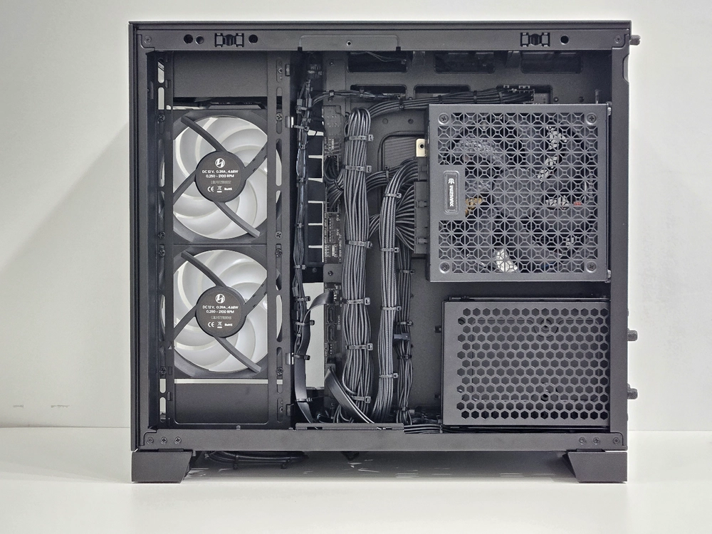 (새제품) 9800X3D 블랙 리안리 반본체 판매합니다. 이미지