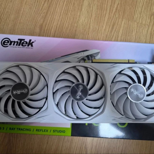 이엠텍 RTX 4070 Ti SUPER 16GB 미라클 화이트 이미지