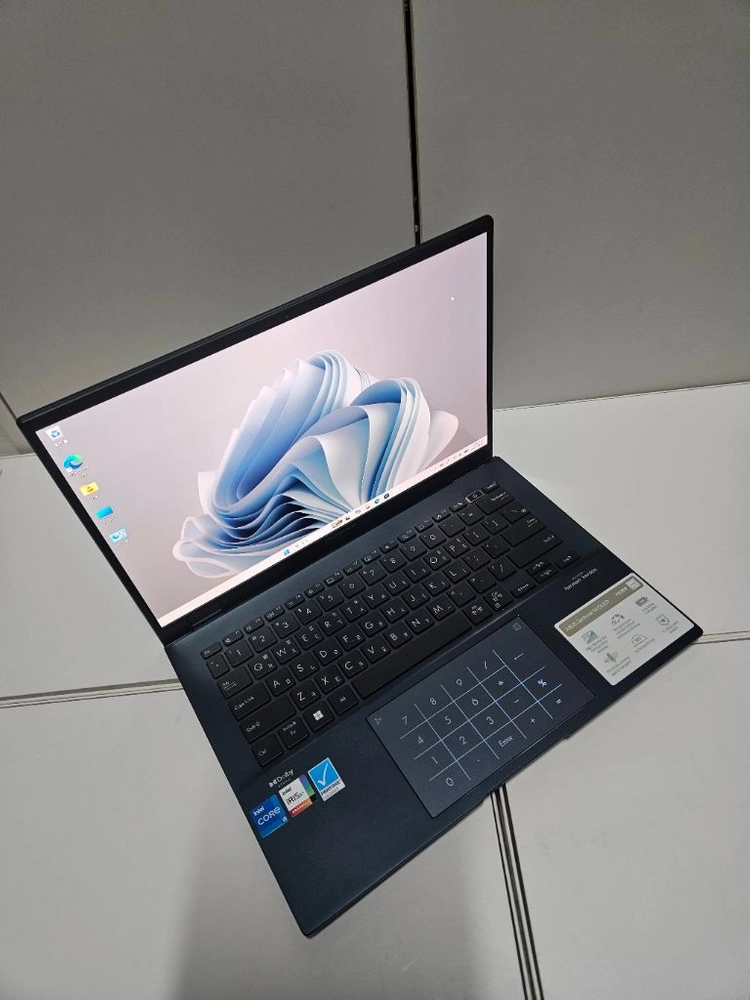 ASUS 젠북14 OLED 14인치 !5-12세대/램16/SSD256 이미지