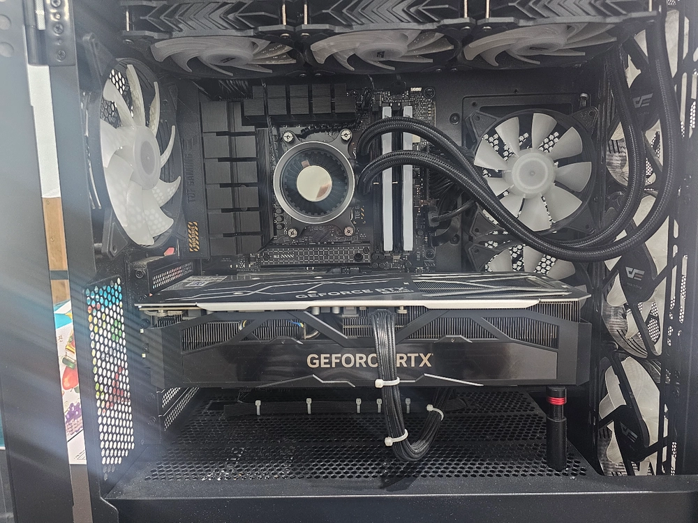 개인 7800x3d 4080 PC 본체 이미지