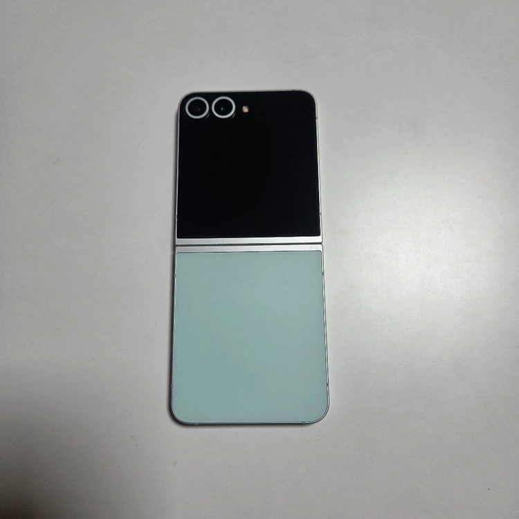 갤럭시 Z플립6 256GB 이미지