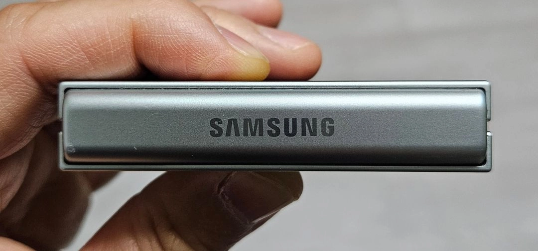 갤럭시 Z플립6 민트 256GB 싸게 팝니다. 이미지