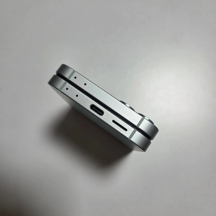 33. 갤럭시 Z플립6 256GB 이미지