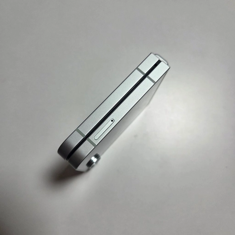 33. 갤럭시 Z플립6 256GB 이미지