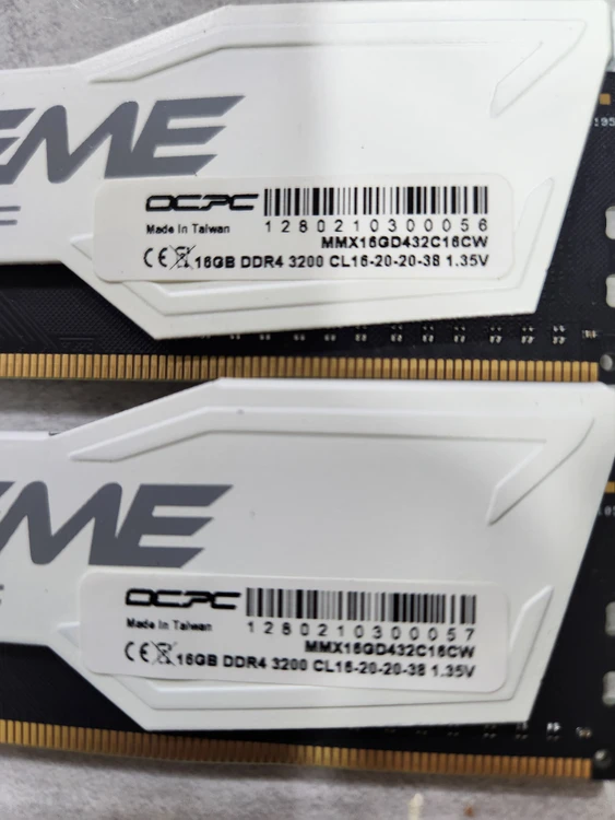팀그룹 DDR4 32GB (16GB*2) CL16 램 팝니다 이미지