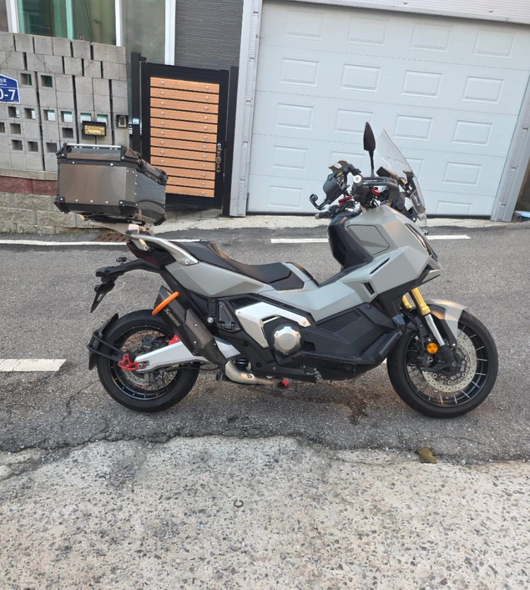 혼다 X-ADV 750 25년10월 30일출고 이미지
