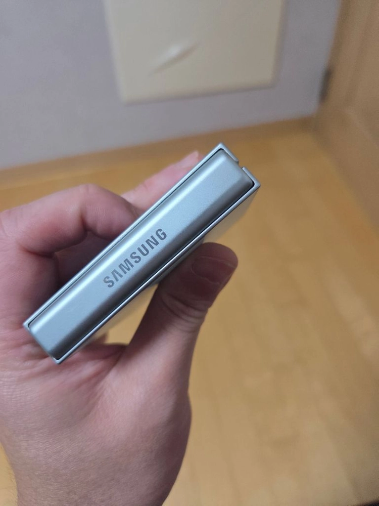 갤럭시 Z 플립6 민트 256GB 풀박스 / 내부액정 신품 교체 이미지