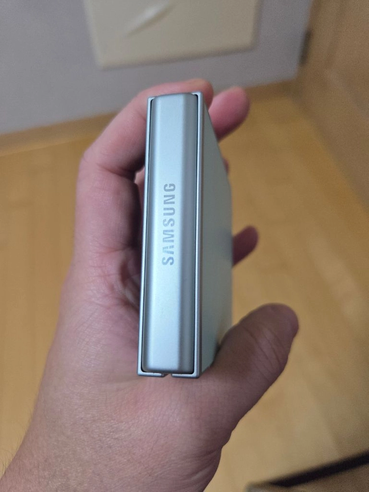 갤럭시 Z 플립6 민트 256GB 풀박스 / 내부액정 신품 교체 이미지