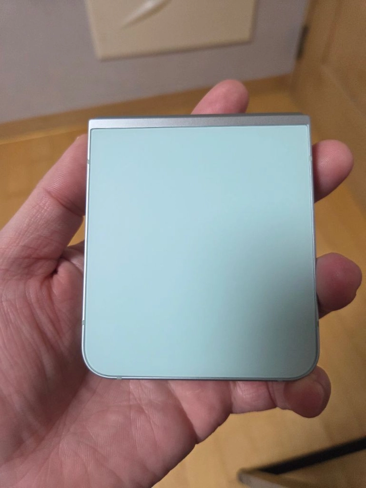 갤럭시 Z 플립6 민트 256GB 풀박스 / 내부액정 신품 교체 이미지