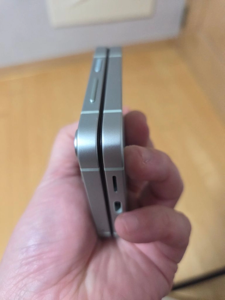 갤럭시 Z 플립6 민트 256GB 풀박스 / 내부액정 신품 교체 이미지