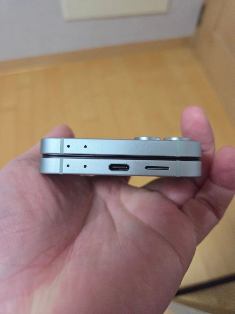 갤럭시 Z 플립6 민트 256GB 풀박스 / 내부액정 신품 교체 이미지