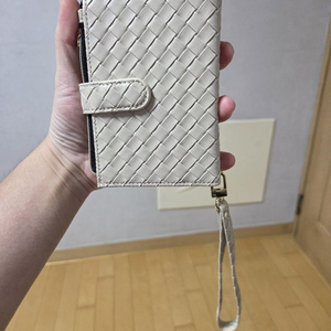 폴드8 지갑케이스 새거 팝니다 이미지