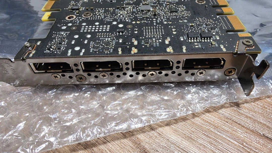 NVIDIA 쿼드로 P4000 그래픽카드 이미지