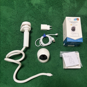 eufy 2K 실내 홈카메라(홈캠) + 캠 거치대 이미지
