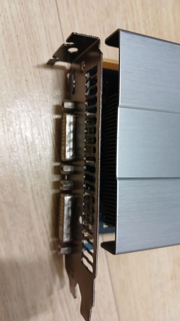 NVIDIA GTX 560 그래픽카드 이미지