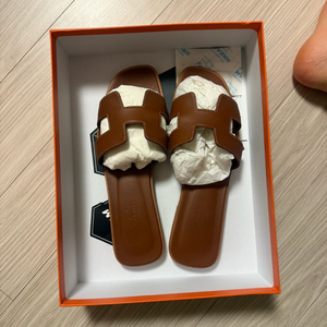 에르메스 오란 슬리퍼 판매합니다 이미지