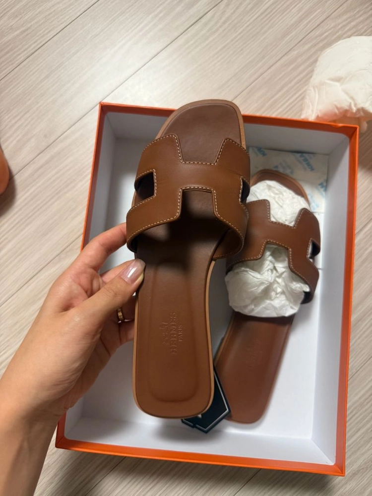 에르메스 오란 슬리퍼 판매합니다 이미지